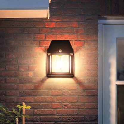 LumaVest Solar | Klassieke solar wandlantaarn met warm sfeervol licht